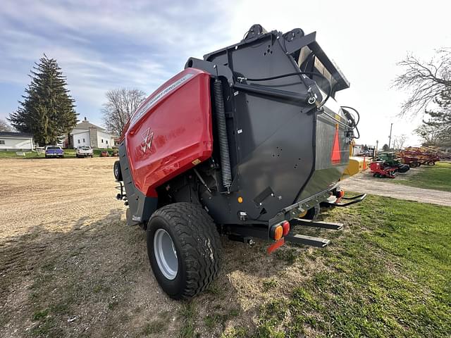 Image of Massey Ferguson RB4180V equipment image 2