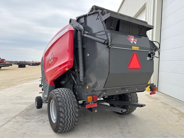 Image of Massey Ferguson RB4180V equipment image 2