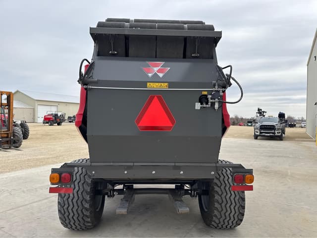 Image of Massey Ferguson RB4180V equipment image 3