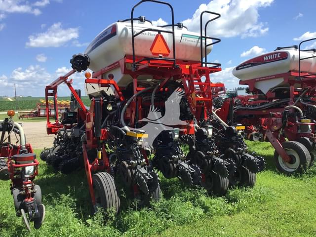 Image of Massey Ferguson VF1230 equipment image 4