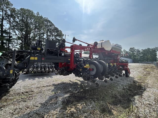 Image of Massey Ferguson VF1630 equipment image 2
