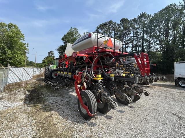 Image of Massey Ferguson VF1630 equipment image 1