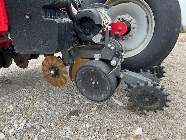 Image of Massey Ferguson VF1630 equipment image 2