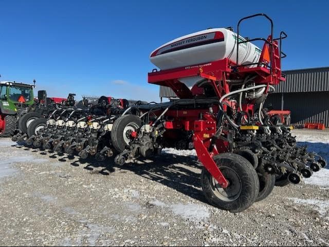 Image of Massey Ferguson VF2430 equipment image 3