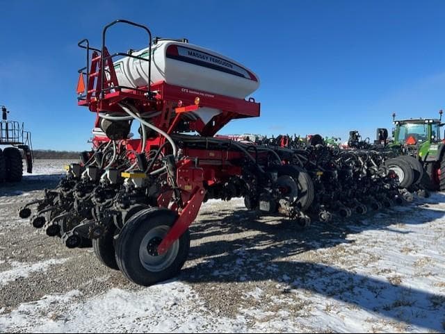 Image of Massey Ferguson VF2430 equipment image 4