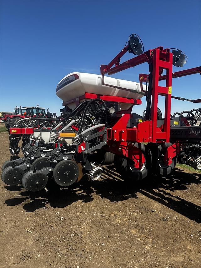 Image of Massey Ferguson VF2315 equipment image 1