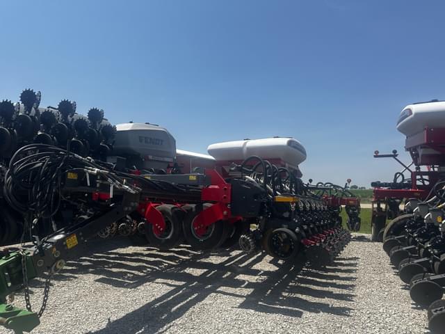 Image of Massey Ferguson VN24-20 equipment image 3