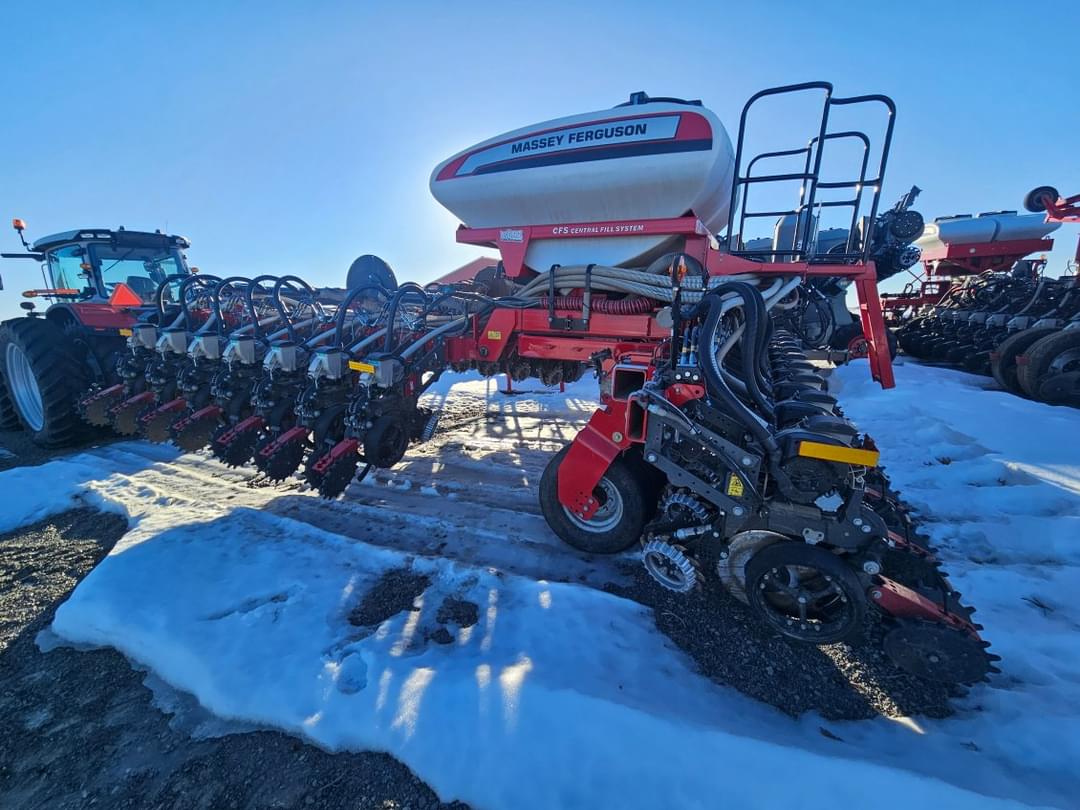 Image of Massey Ferguson VN24-20 Primary image
