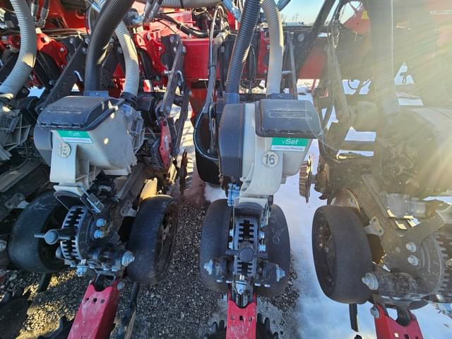 Image of Massey Ferguson VN24-20 equipment image 1