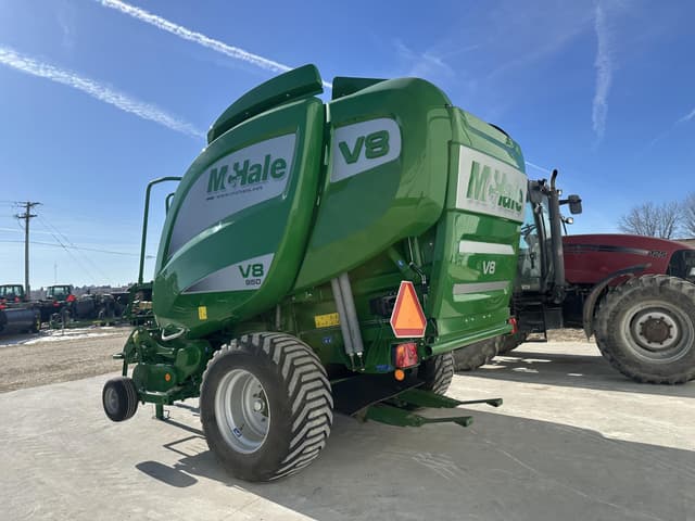 Image of McHale V8 950 equipment image 4