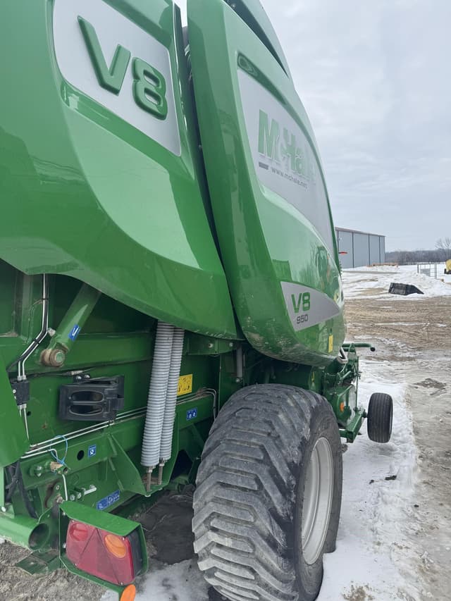 Image of McHale V8 950 equipment image 1