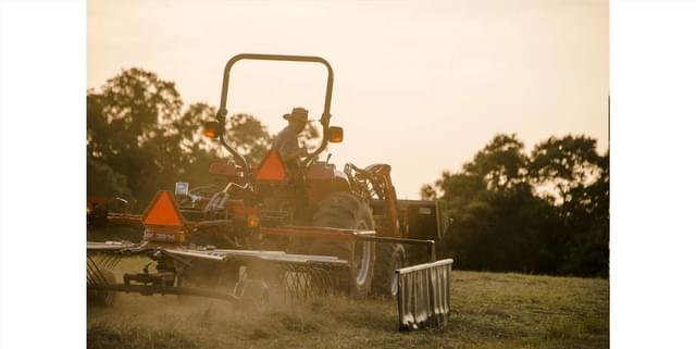 Image of Massey Ferguson 1510S equipment image 3