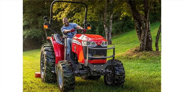 Image of Massey Ferguson 1840M equipment image 1