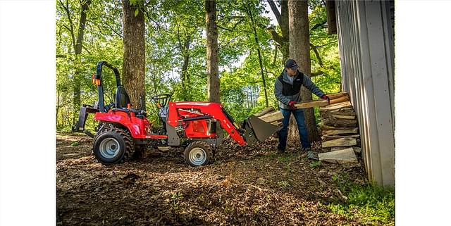 Image of Massey Ferguson GC1723E equipment image 4