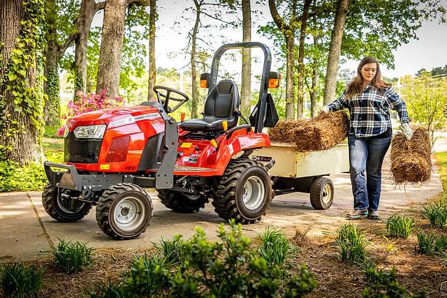 Image of Massey Ferguson GC1723E equipment image 2