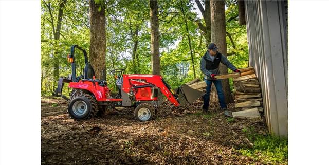 Image of Massey Ferguson GC1723E equipment image 3