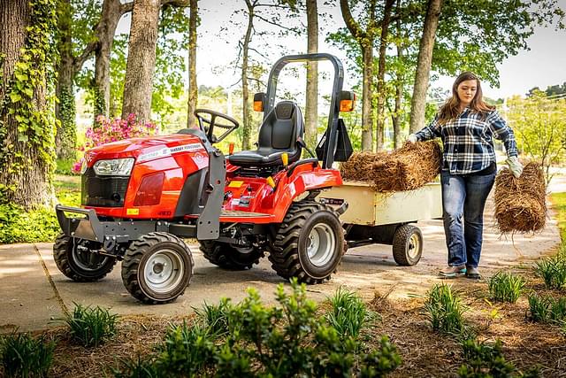 Image of Massey Ferguson GC1723E equipment image 1