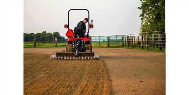 Image of Massey Ferguson GC1723E equipment image 4