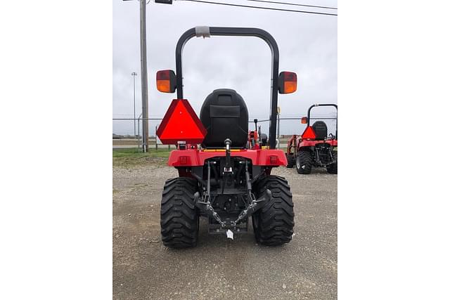 Image of Massey Ferguson GC1723E equipment image 3