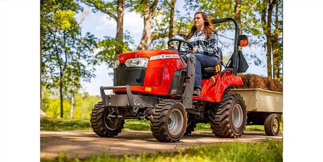 Image of Massey Ferguson GC1723E equipment image 2