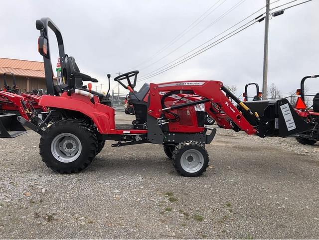 Image of Massey Ferguson GC1725M equipment image 2