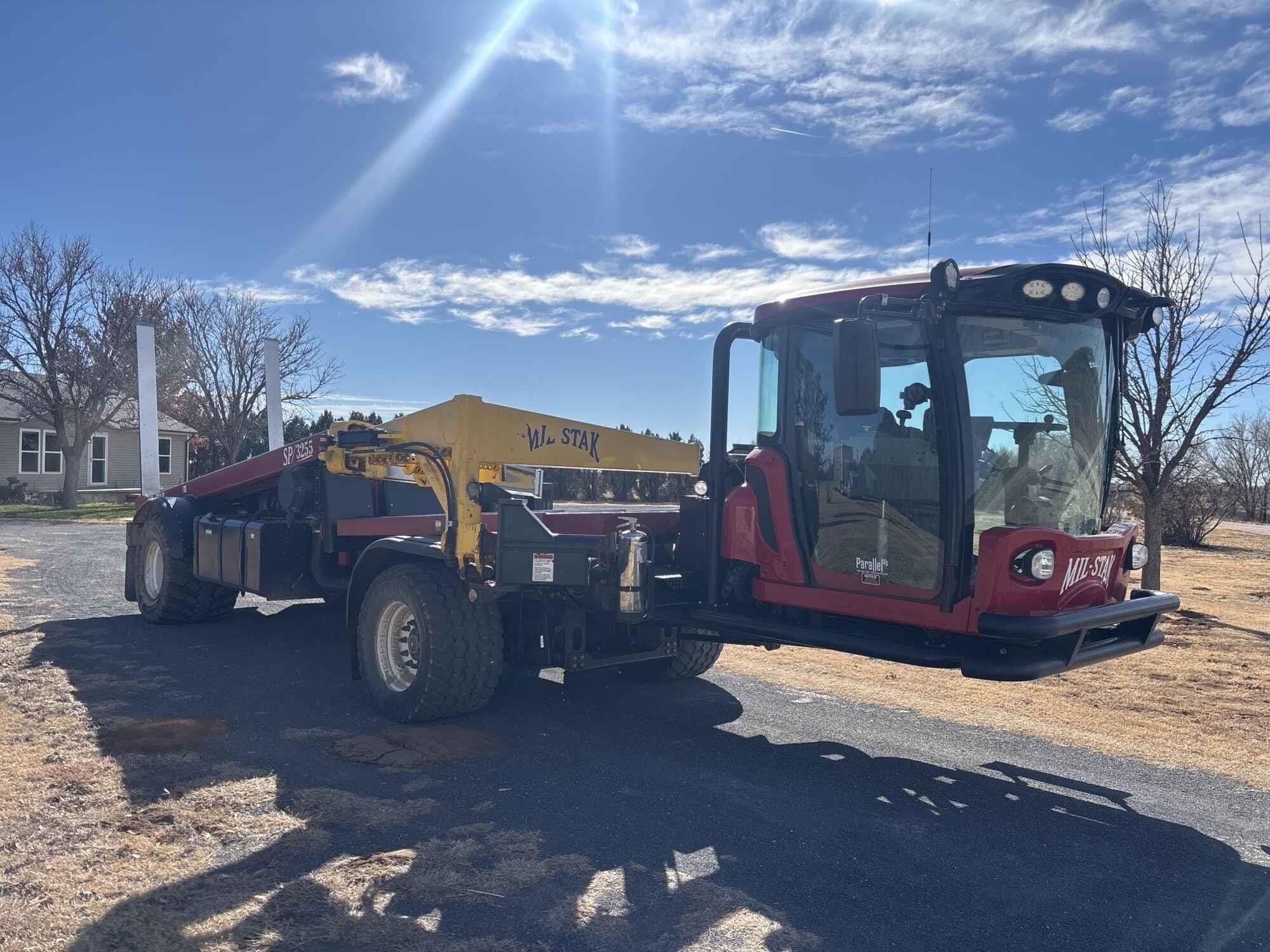 2022 Mil-Stak SP3255 Equipment Image0