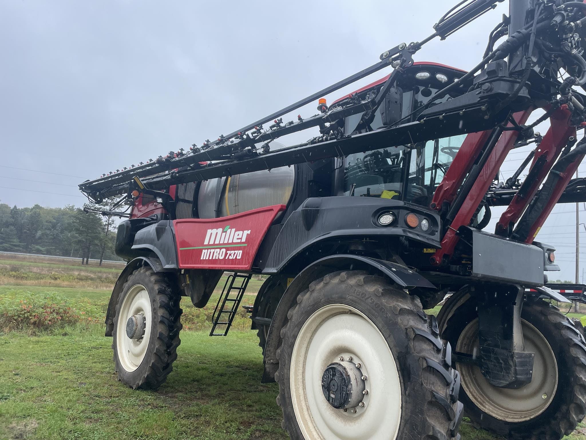 2022 Miller Nitro 7370 Equipment Image0