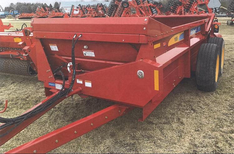 2022 New Holland 195 Equipment Image0
