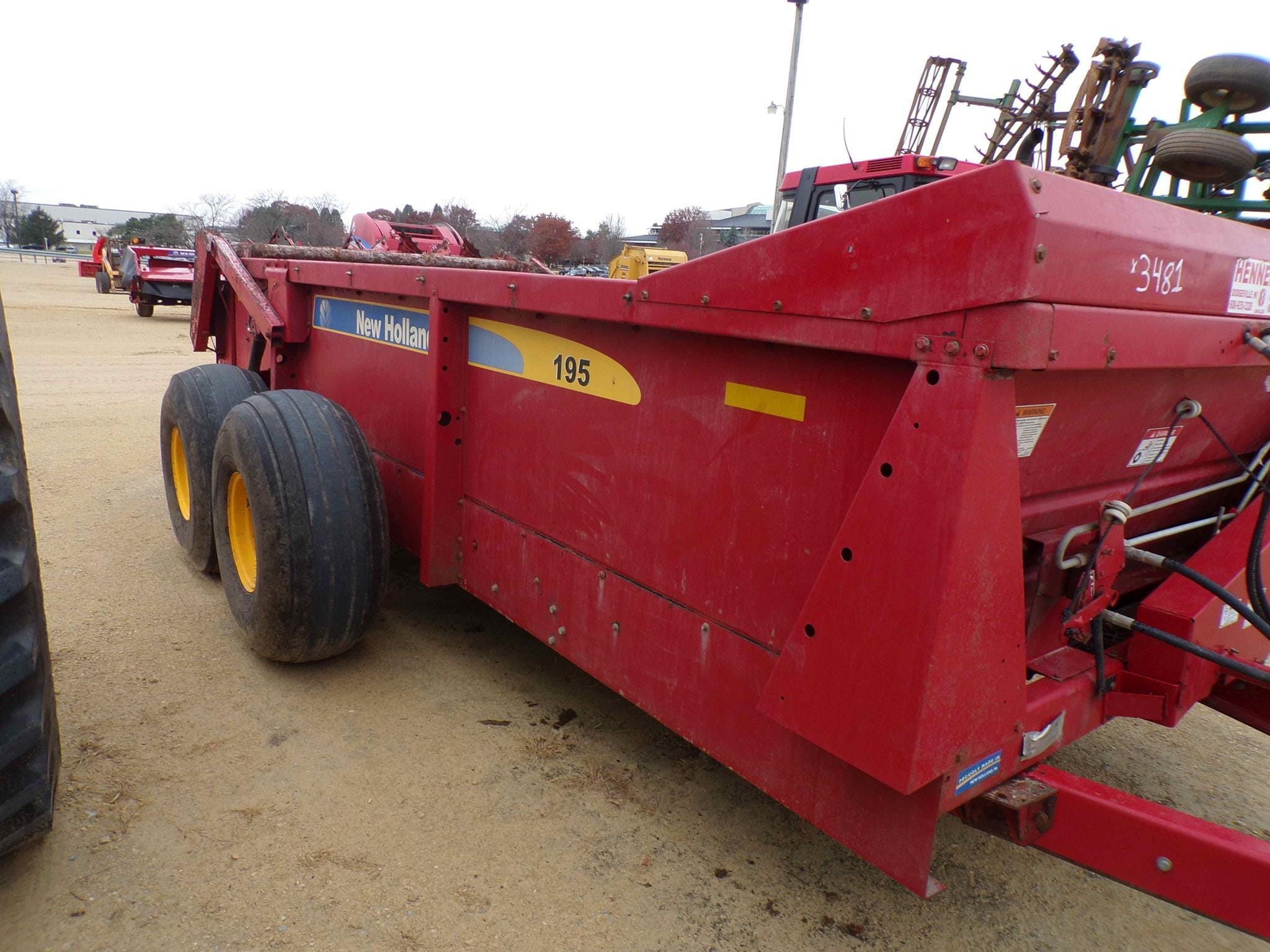 2022 New Holland 195 Equipment Image0