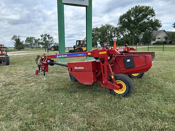 Image of New Holland 210 equipment image 4