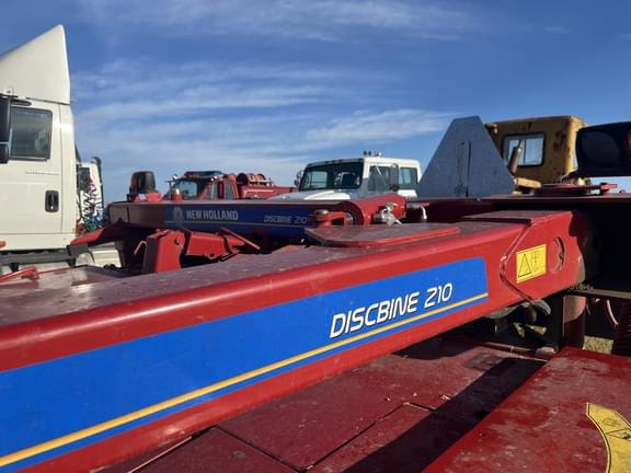 Image of New Holland 210 equipment image 1