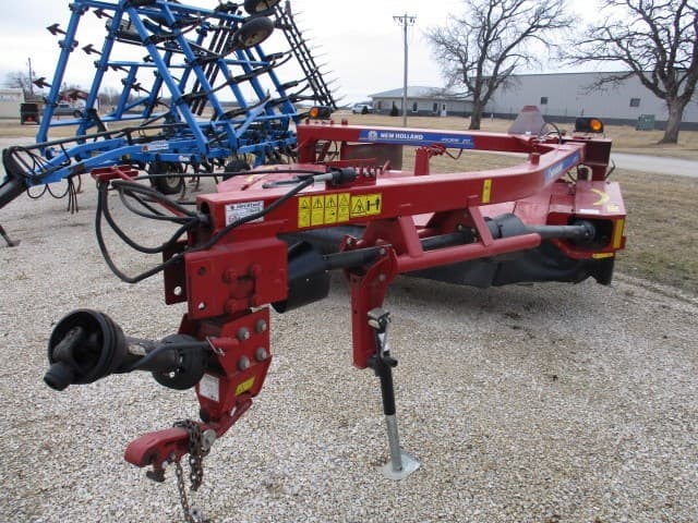 Image of New Holland 210 equipment image 2