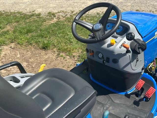 Image of New Holland Workmaster 25S equipment image 4