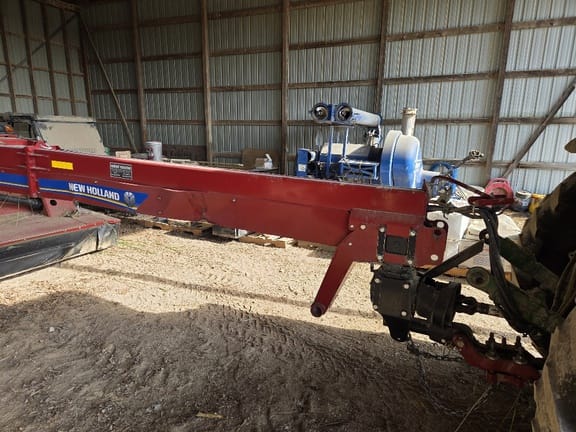 2022 New Holland 310 Equipment Image0