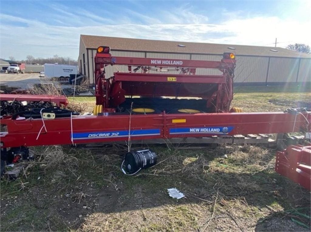 2022 New Holland 312 Equipment Image0