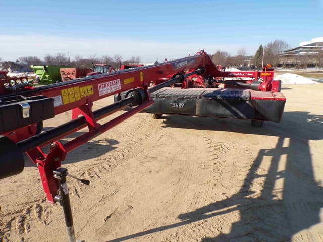 Image of New Holland 313 equipment image 2