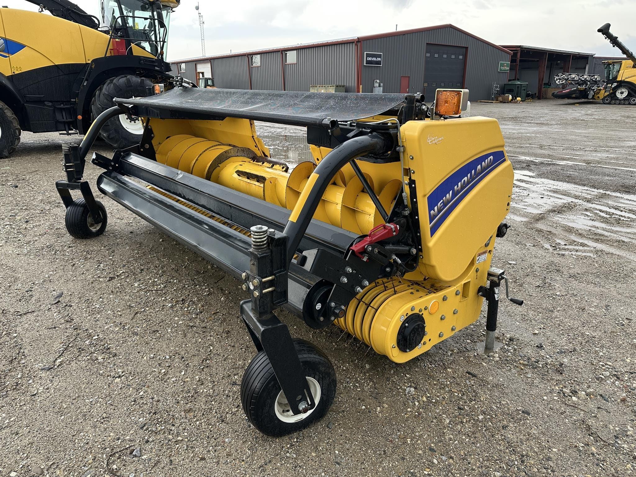 2022 New Holland 380FP Equipment Image0