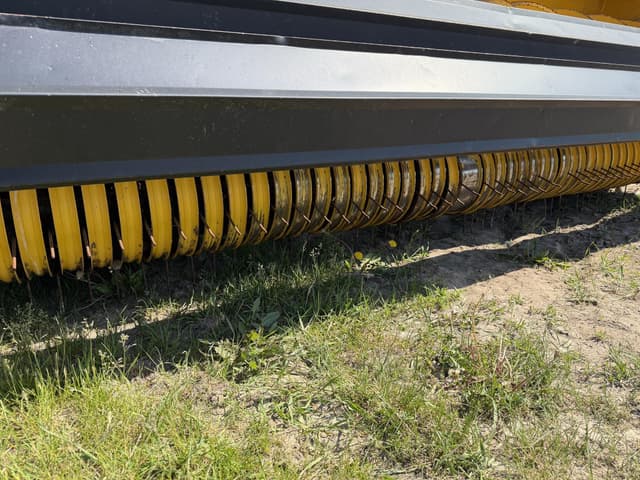 Image of New Holland 380FP equipment image 2