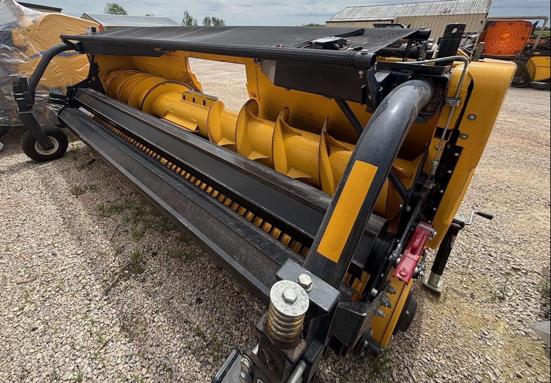 2022 New Holland 380HDY Equipment Image0