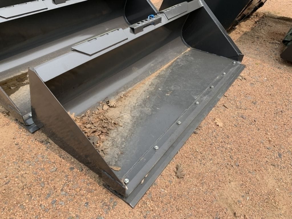 2022 New Holland 72" LPE Bucket Equipment Image0