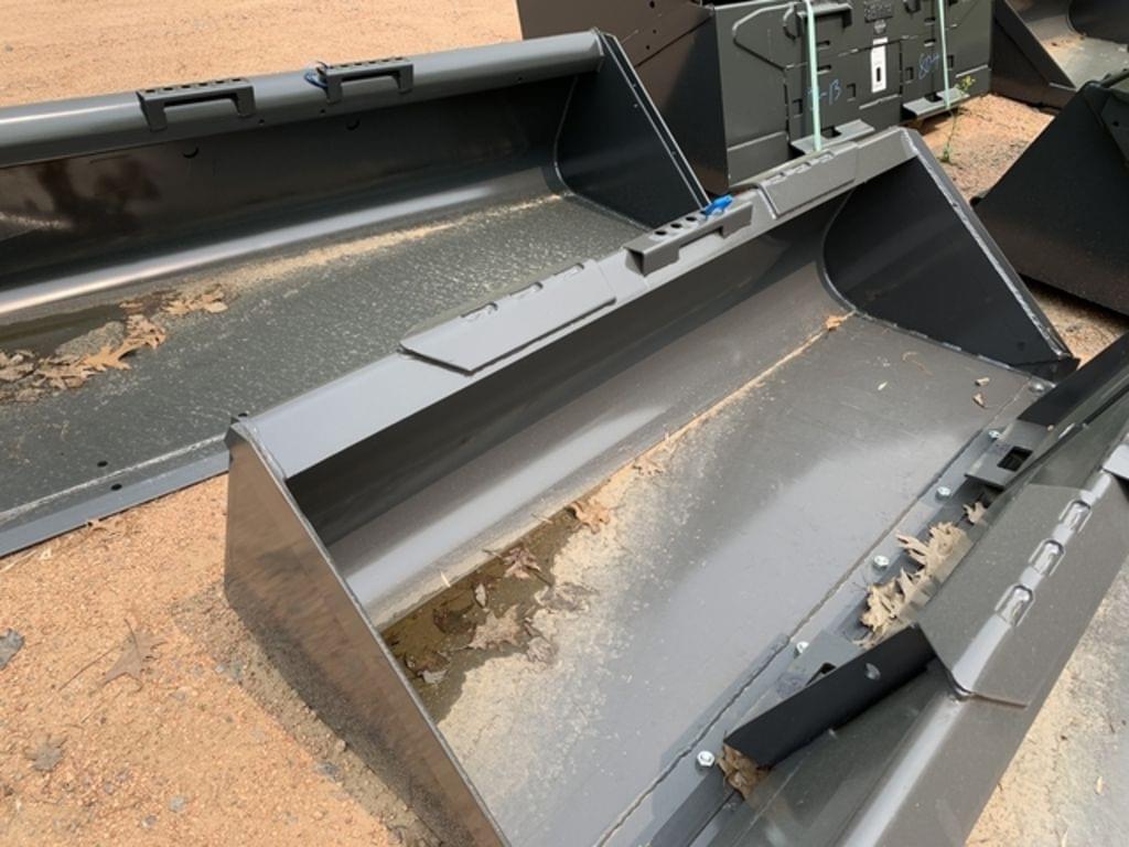 Image of New Holland 72" LPE Bucket Image 0
