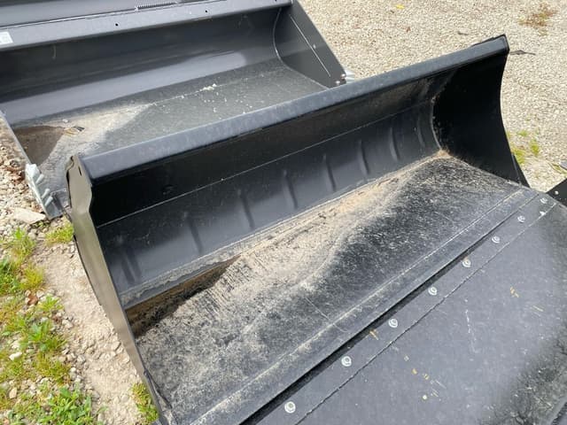 Image of New Holland 83" Bucket equipment image 1