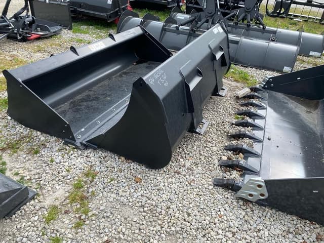 Image of New Holland 83" Bucket equipment image 2