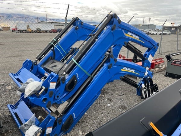 2022 New Holland 855LA Equipment Image0