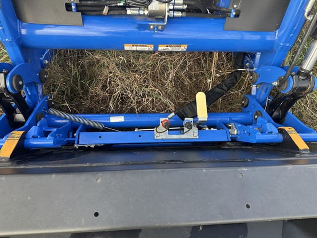 Image of New Holland 935LA equipment image 4