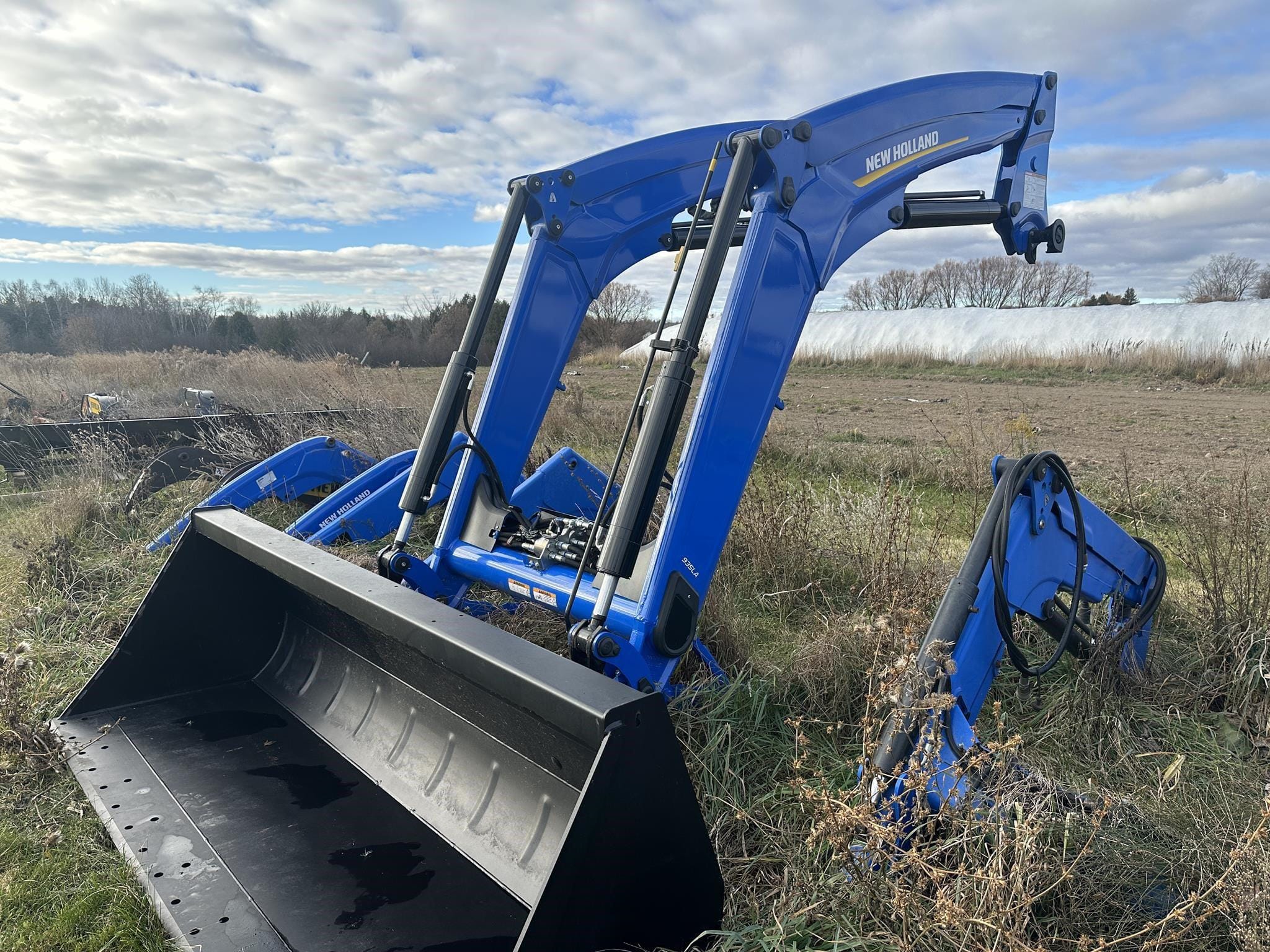 2022 New Holland 935LA Equipment Image0