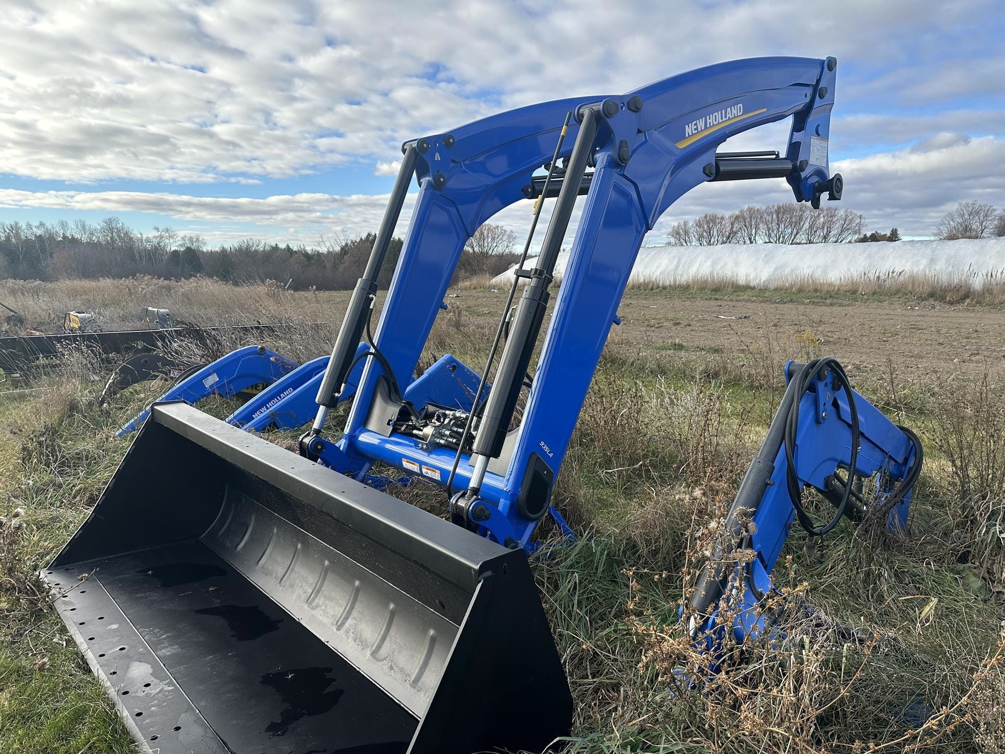 2022 New Holland 935LA Equipment Image0