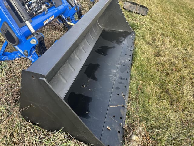 Image of New Holland 935LA equipment image 2