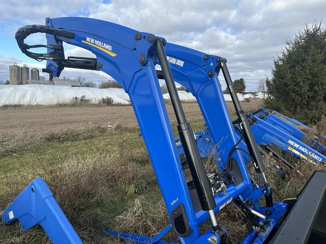 Image of New Holland 935LA equipment image 3