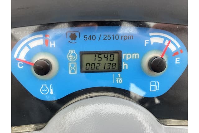 Image of New Holland Workmaster 25 equipment image 2